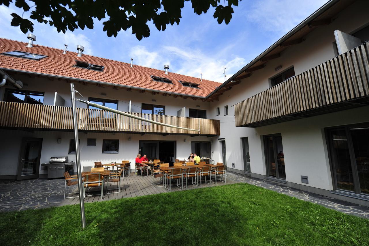 Hotel Porcuv Mlyn Bykovice Exterior foto